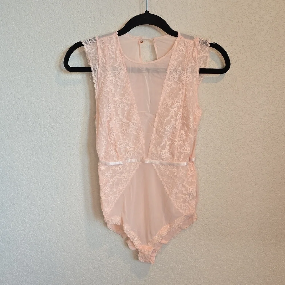 Tart Noir Peach Lace & Sheer Mesh Sleeveless Bodysuit - Size Large